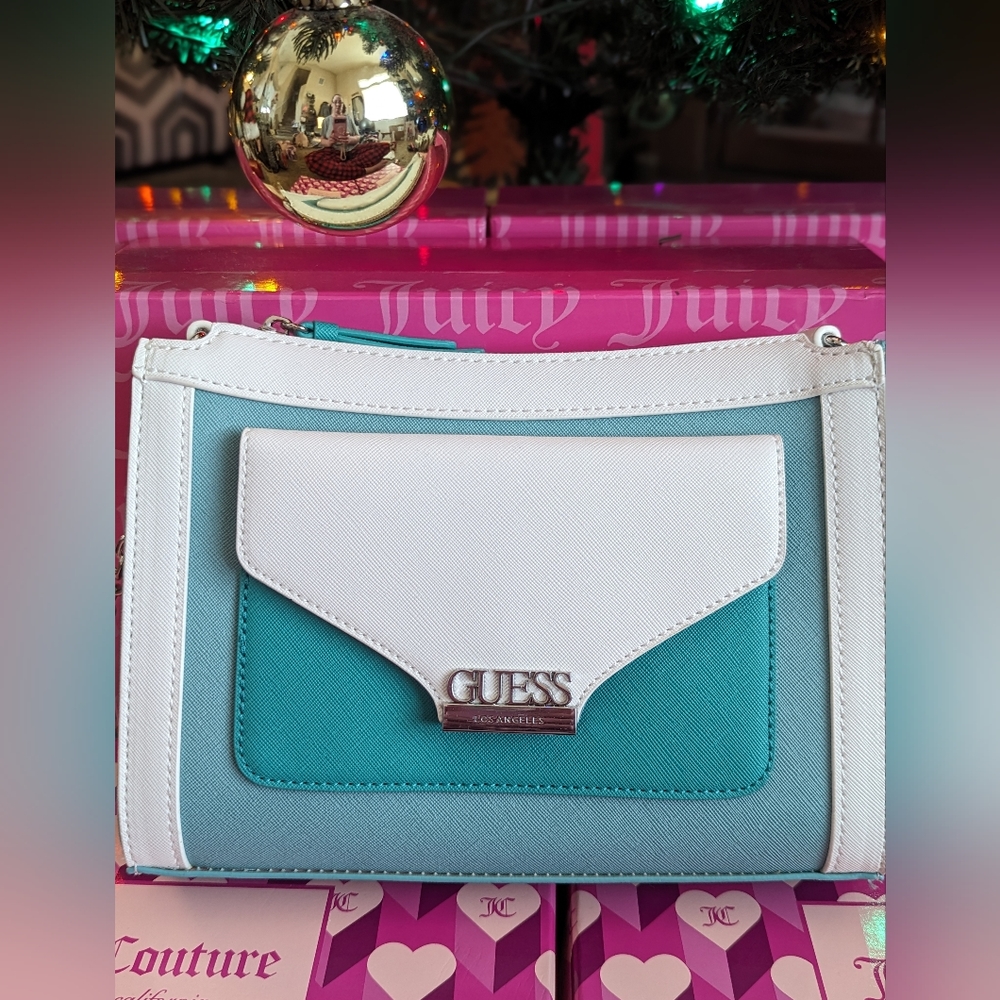 BNWOT Guess Green, White And Mint Tricolor Colorblock Crossbody Purse